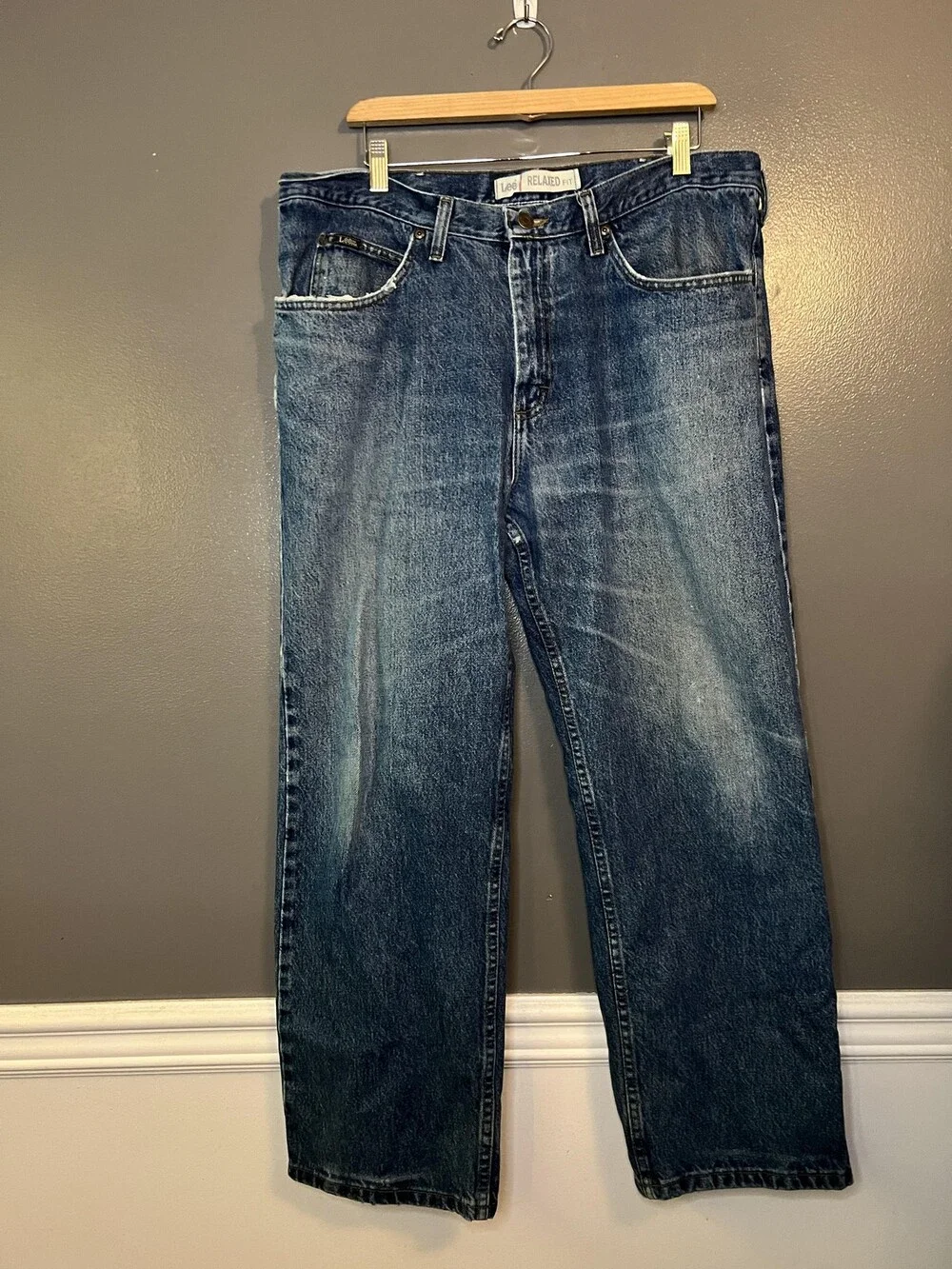 Lee Jeans Mens 38x29 Blue Relaxed Fit Denim Distressed Medium Wash 100% Cotton